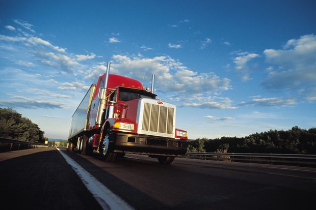 Situaciones en las que un seguro para camiones te puede sacar de problemas